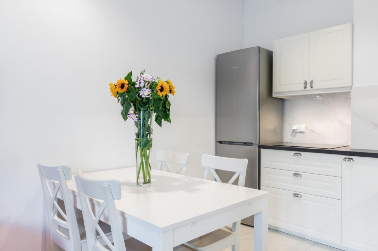 Galeria Rondo Wiatraczna Apartments Варшава Экстерьер фото